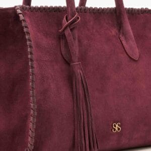Umbra Burgundy